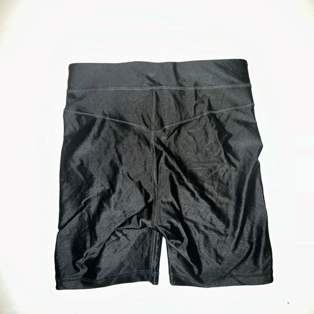 Lululemon Women's Black Spandex Biker Shorts Size 6 - Picture 2 of 3